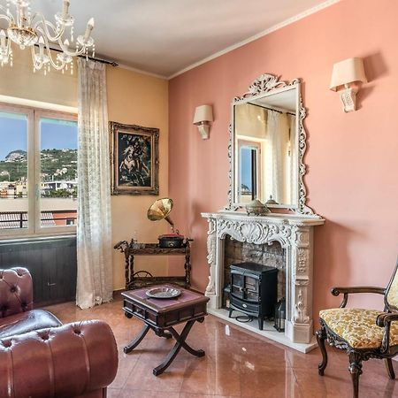 شقة La Musica In The Heart Of Sorrento, 100 M From Station المظهر الخارجي الصورة