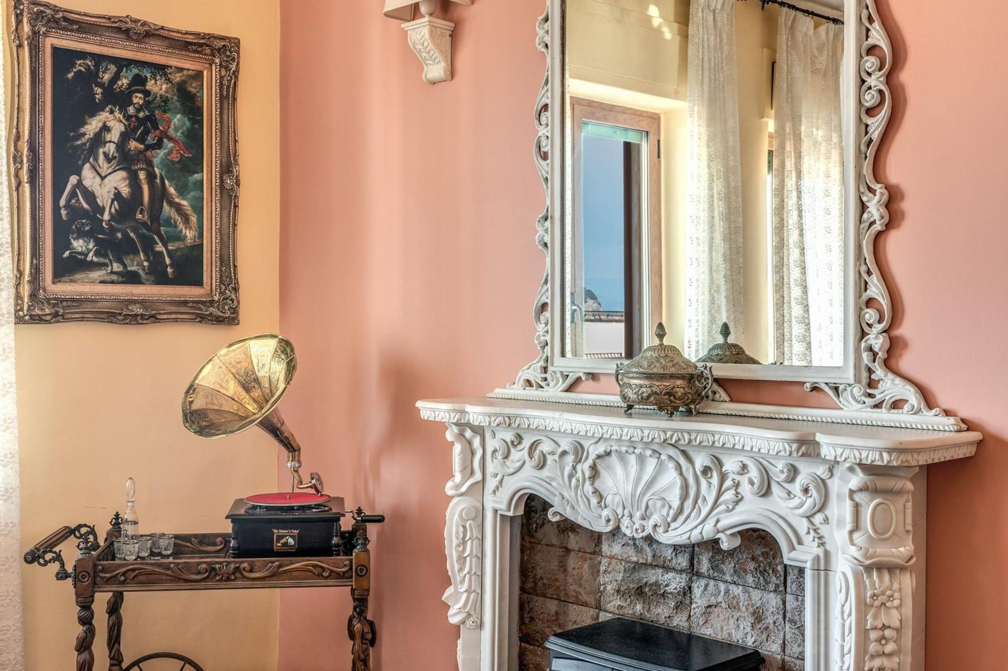 شقة La Musica In The Heart Of Sorrento, 100 M From Station المظهر الخارجي الصورة